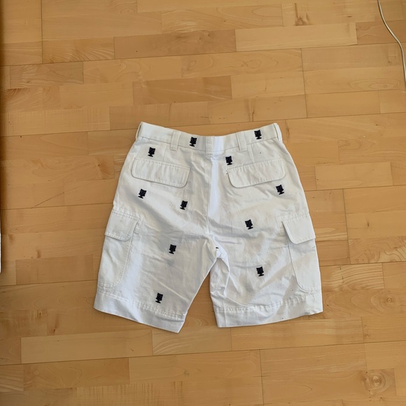 Brooks Brothers Men’s Embroidered White Shorts - Picture 2 of 4